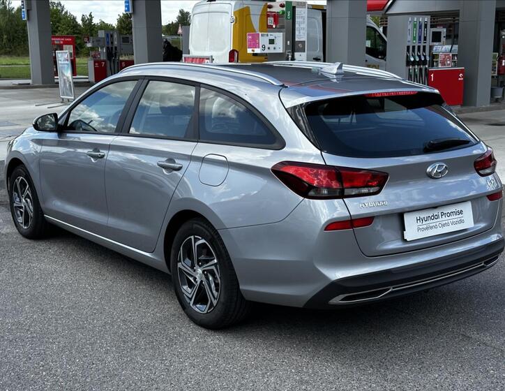 Hyundai i30 4