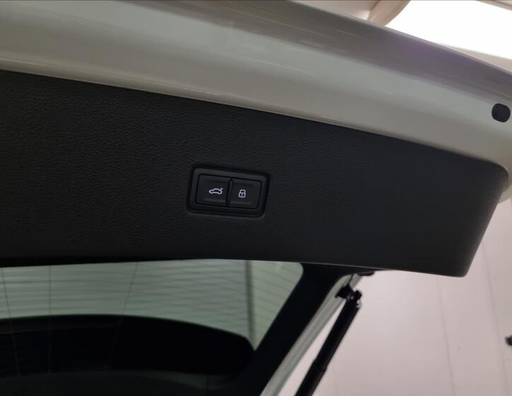 Audi SQ8 49