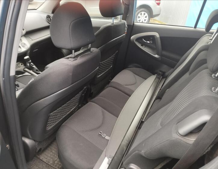 Toyota RAV4 10