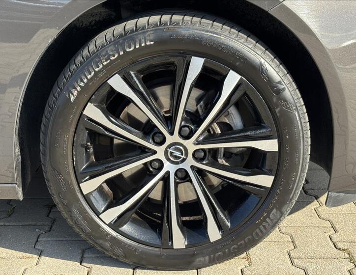 Opel Insignia 9