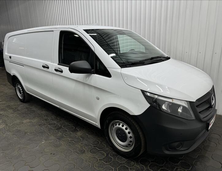 Mercedes-Benz Vito 12