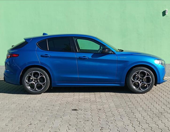 Alfa Romeo Stelvio 6