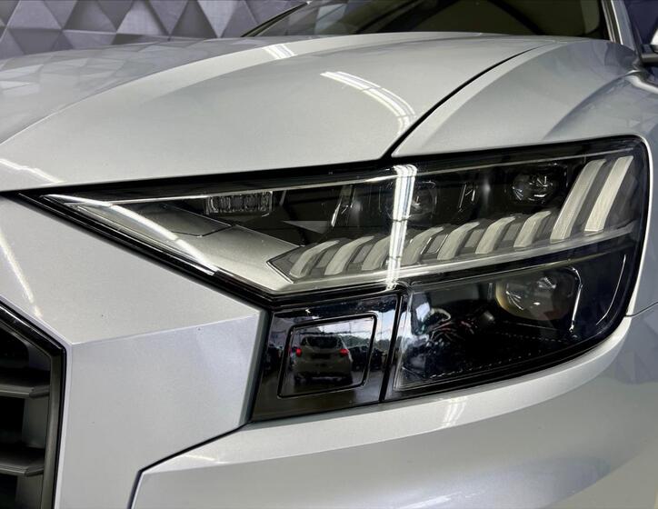 Audi Q8 8