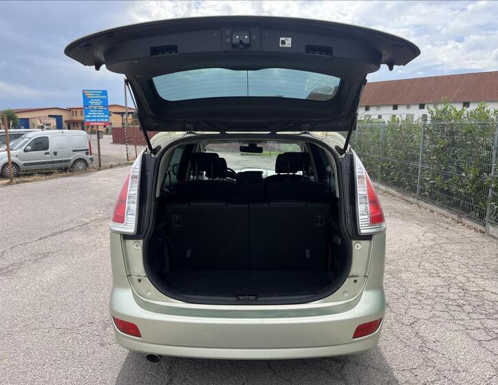 Mazda 5 31