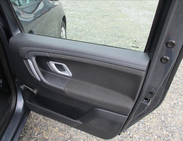 Škoda Roomster 12