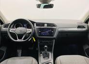 Volkswagen Tiguan 9