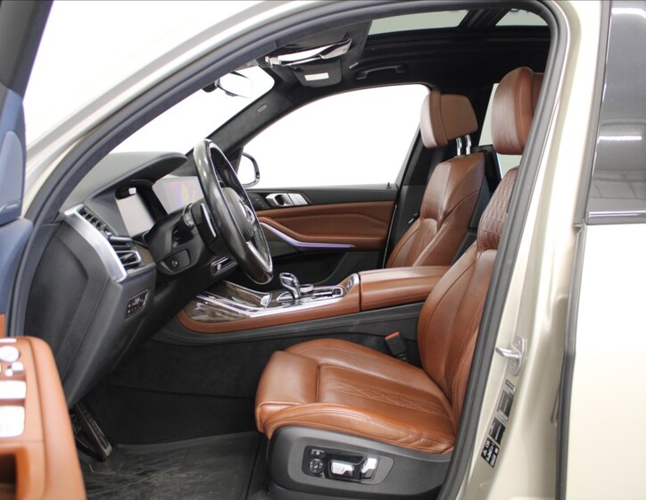 BMW X7 6