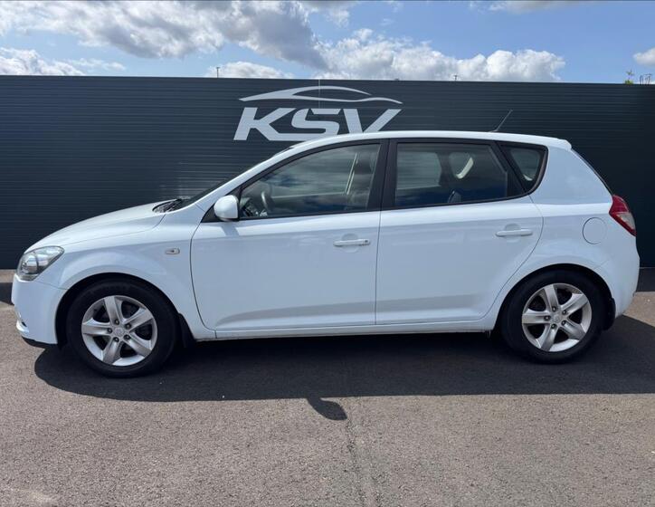 KIA Ceed 10