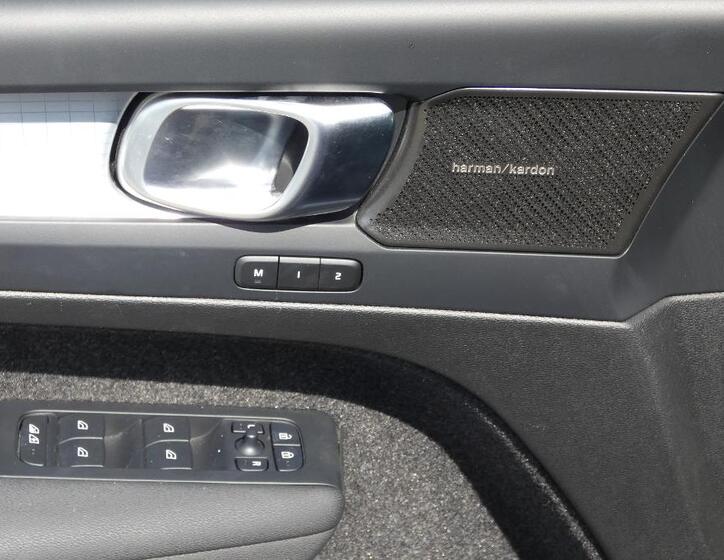 Volvo XC40 9