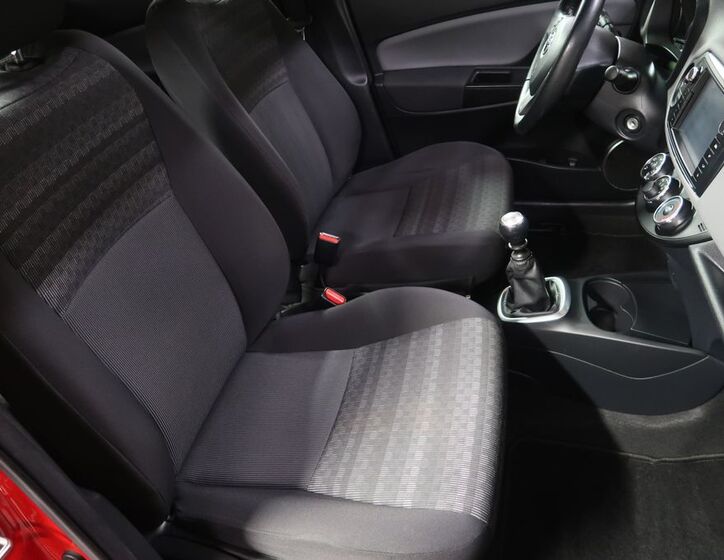 Toyota Yaris 13