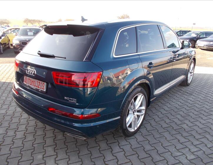 Audi Q7 11