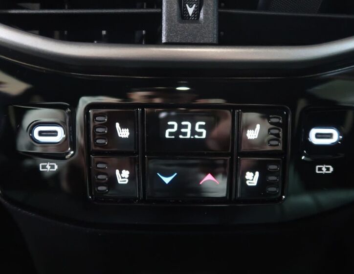 Lexus RX 500h 38