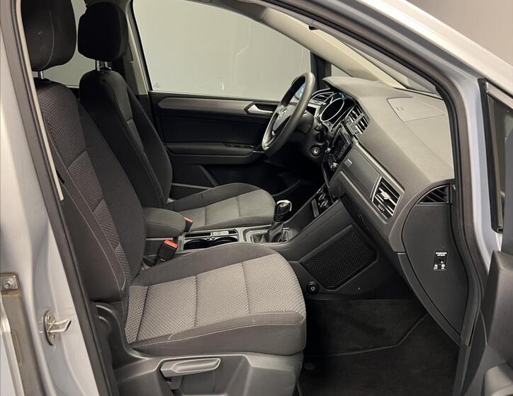 Volkswagen Touran 8