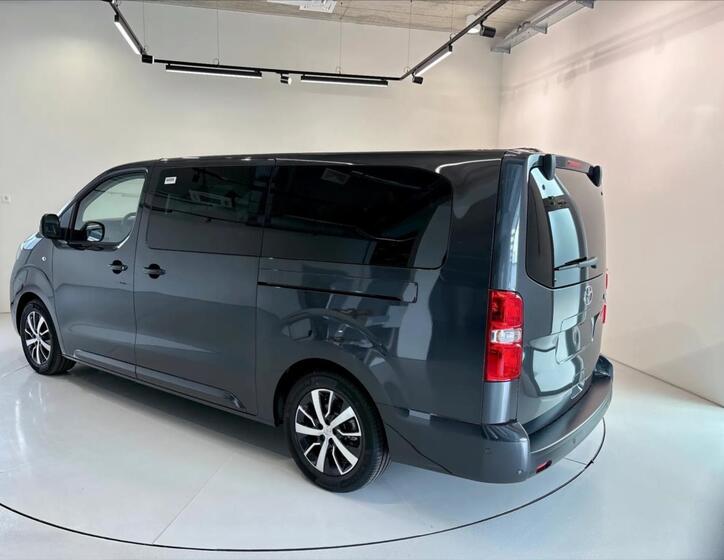 Toyota ProAce 6