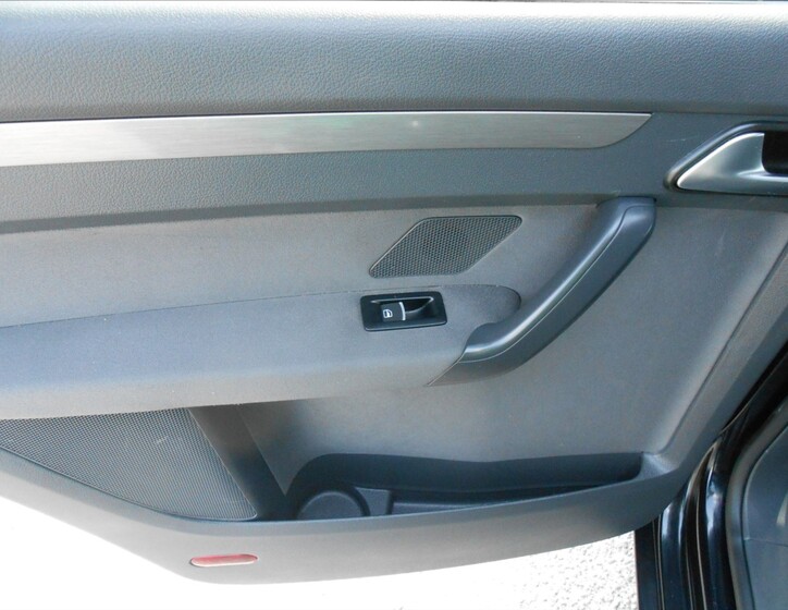 Volkswagen Touran 13