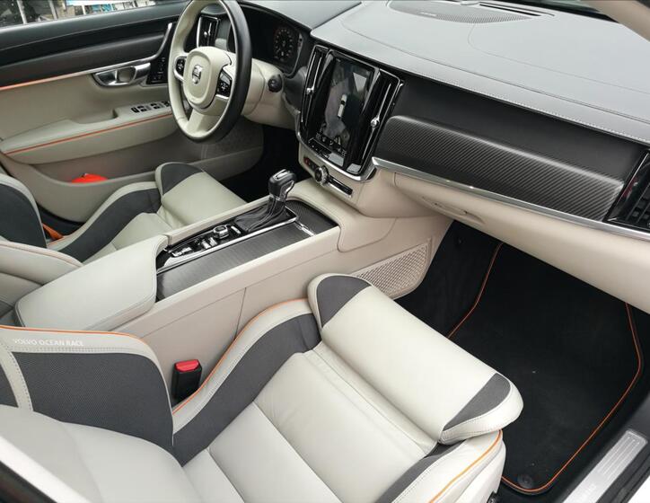 Volvo V90 17