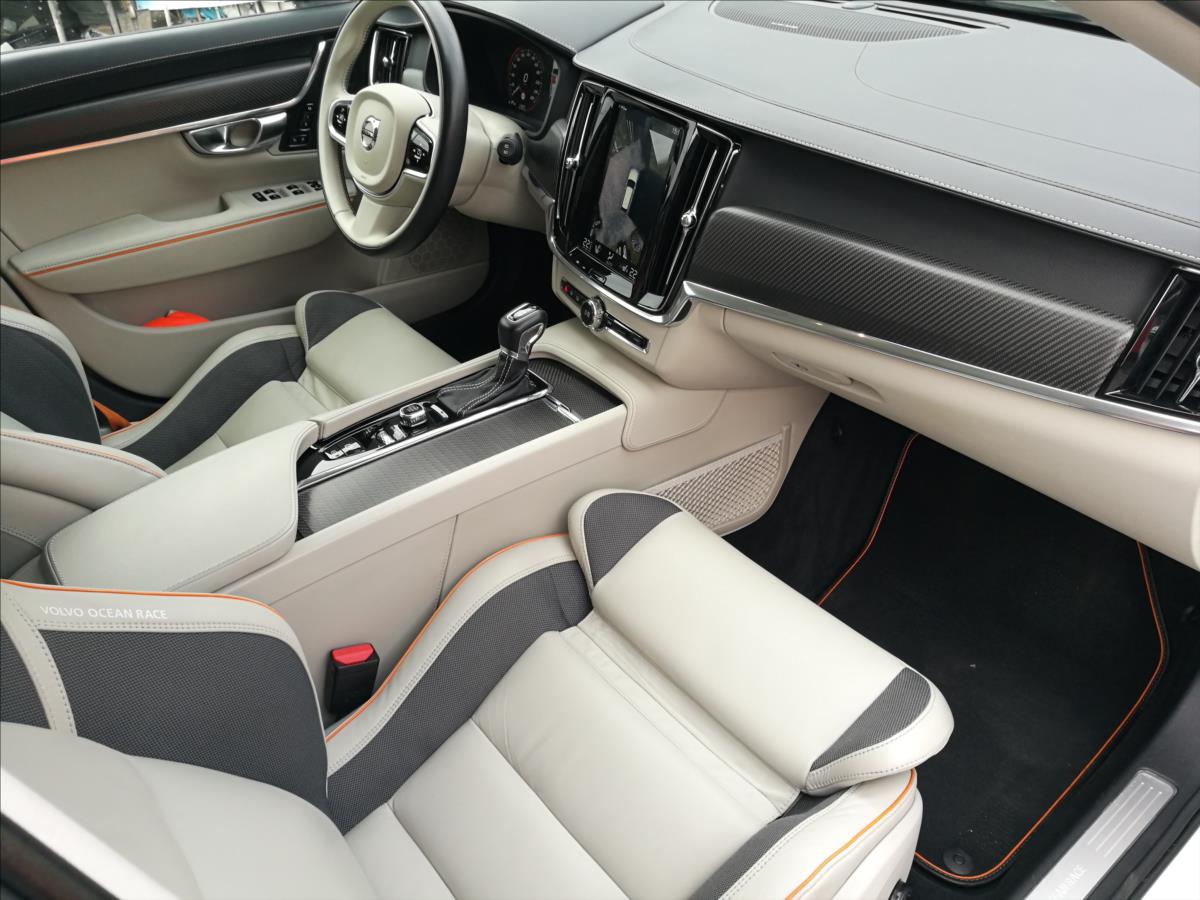 Volvo V90