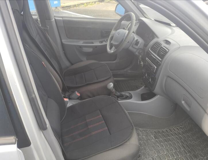 Hyundai Accent 8