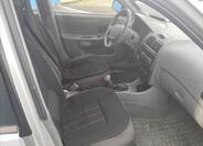Hyundai Accent 8