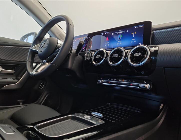 Mercedes-Benz CLA 16
