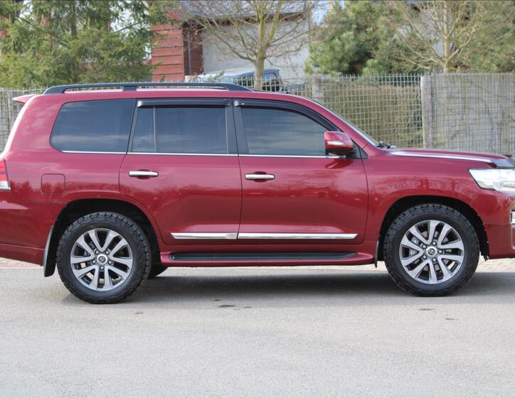 Toyota Land Cruiser 7