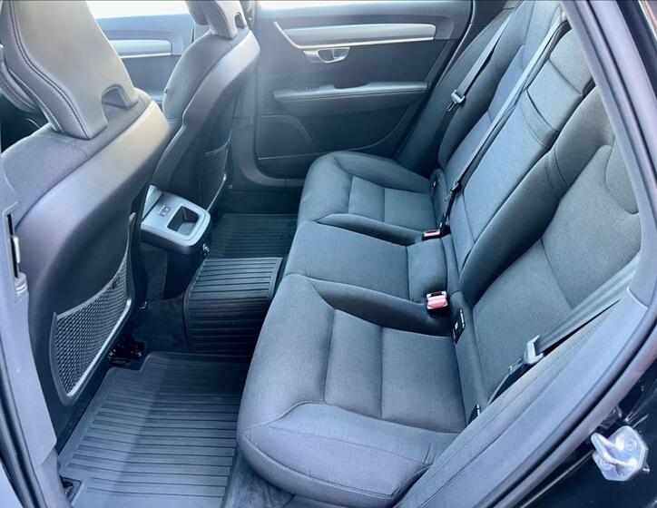 Volvo V90 13