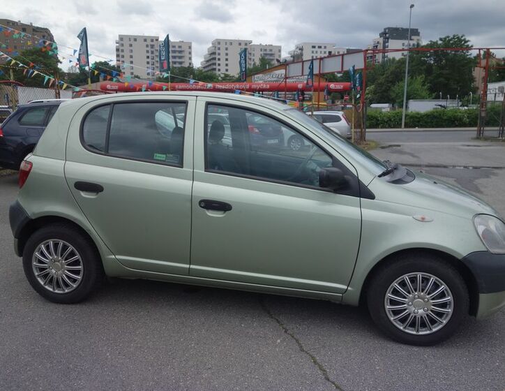 Toyota Yaris 5