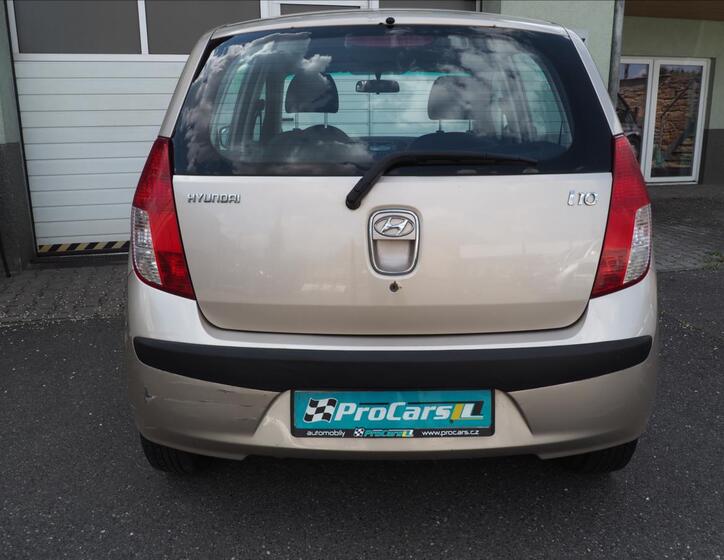Hyundai i10 13