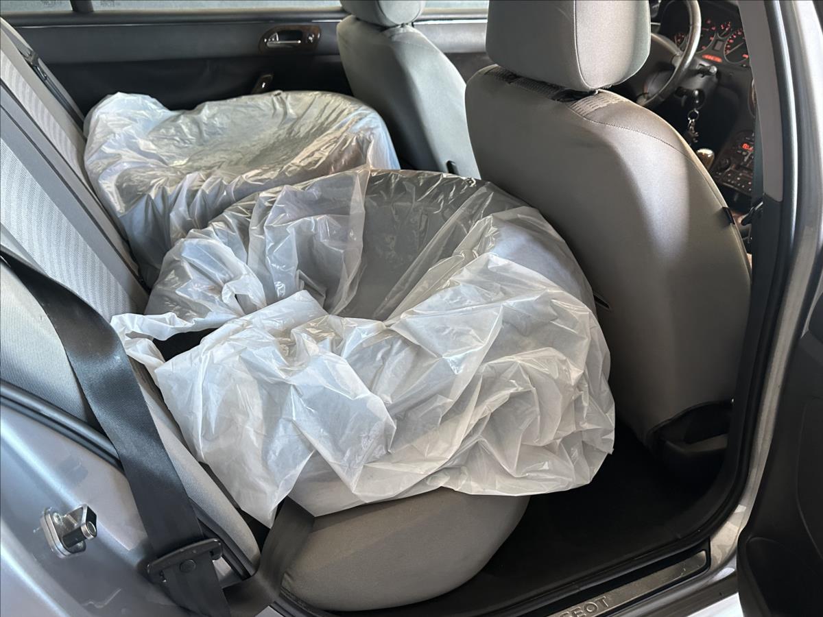 Peugeot 607