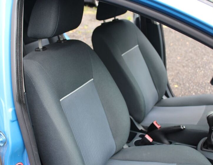 Ford Fiesta 14
