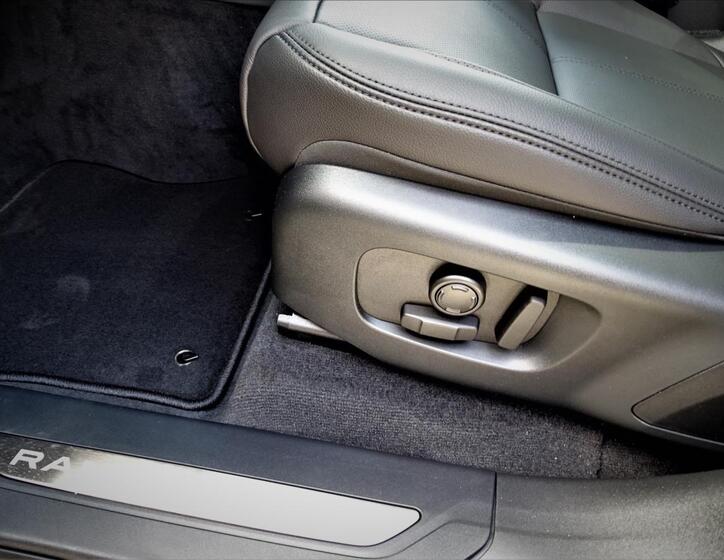 Land Rover Range Rover Velar 11