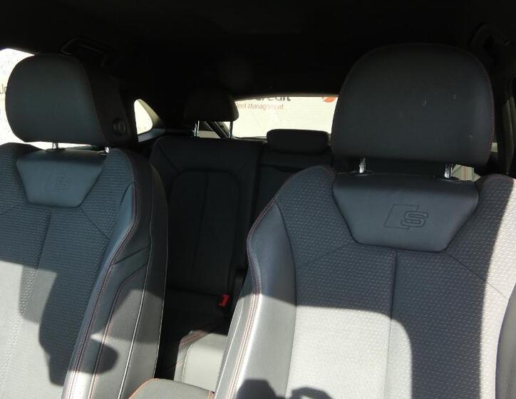 Audi Q3 7
