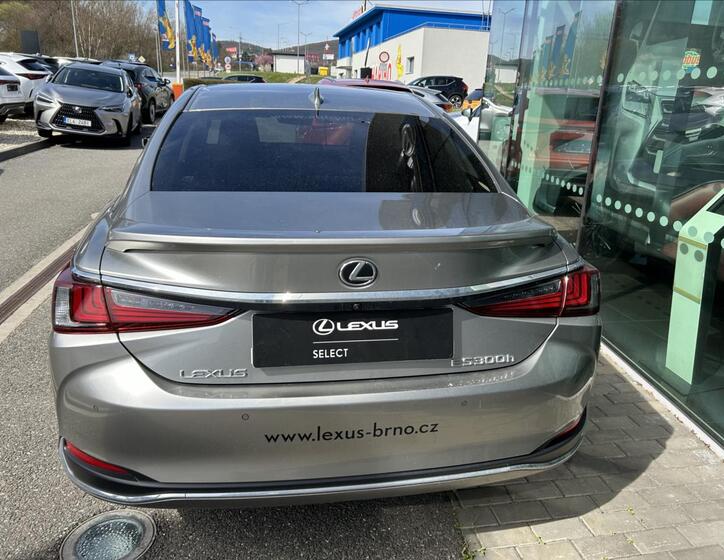 Lexus ES 300h 4
