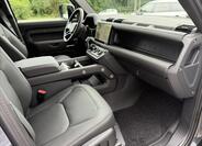 Land Rover Defender 16
