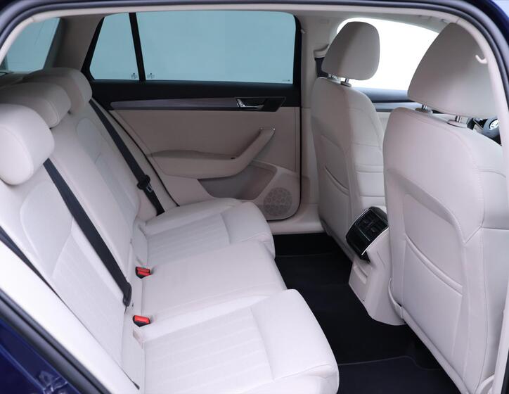 Škoda Superb 15