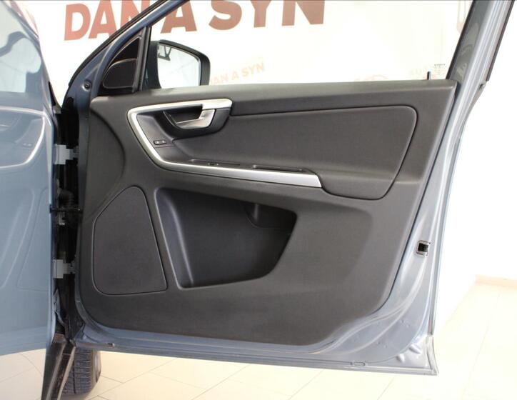 Volvo XC60 11