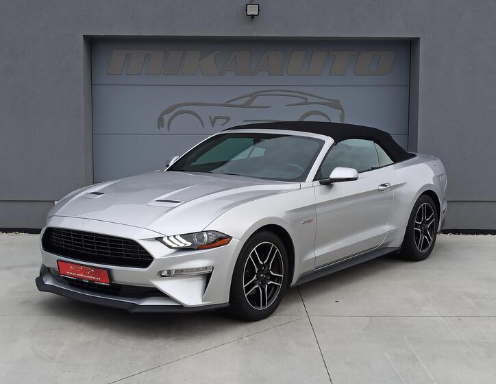 Ford Mustang 1