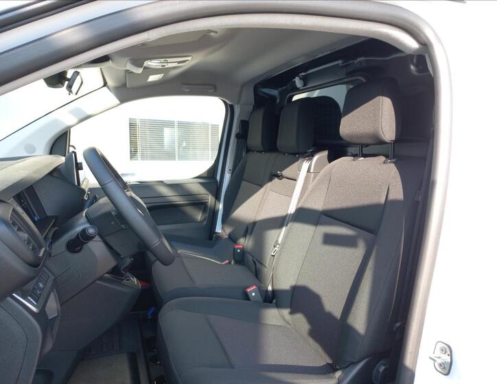Toyota ProAce 8