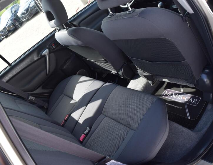 Toyota RAV4 19