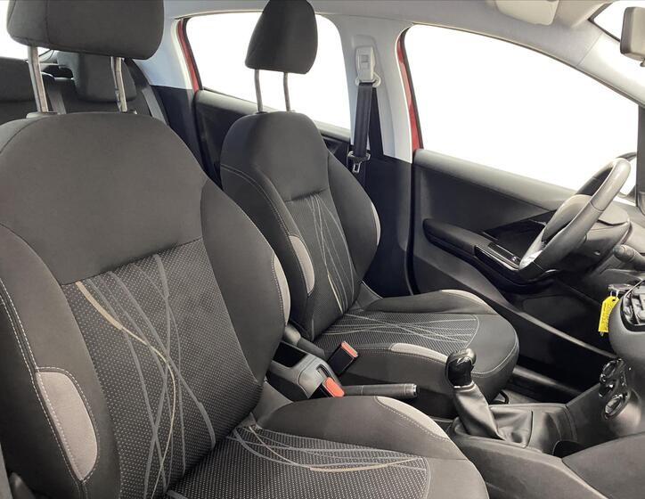 Peugeot 208 8