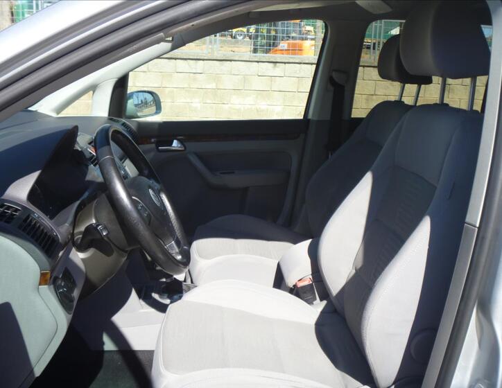 Volkswagen Touran 7