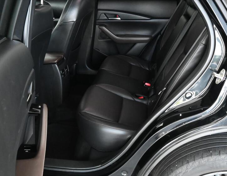 Mazda CX-30 10