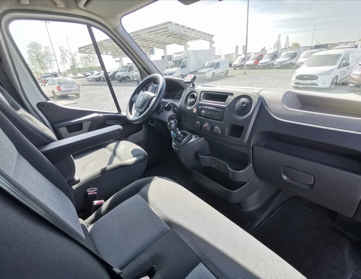 Renault Master 8