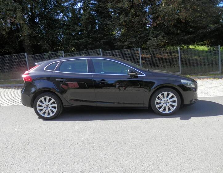 Volvo V40 10