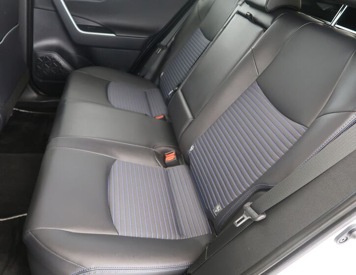 Toyota RAV4 10