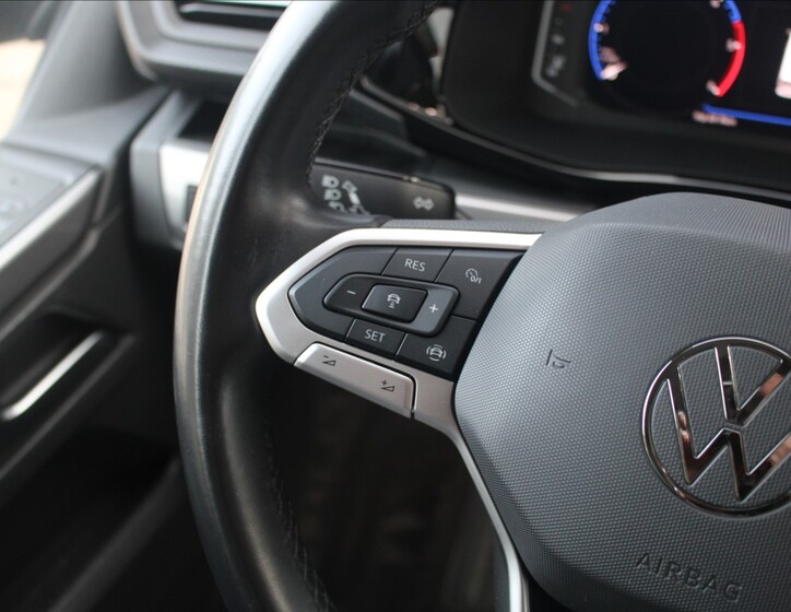 Volkswagen Multivan 21