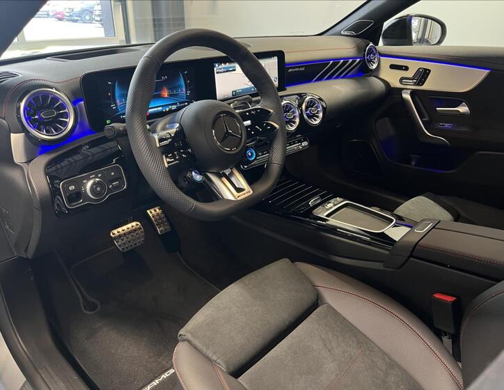 Mercedes-Benz CLA 6