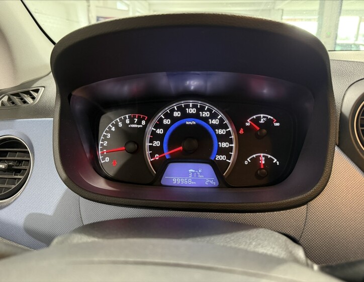 Hyundai i10 9