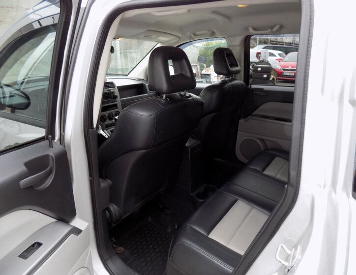 Jeep Compass 10