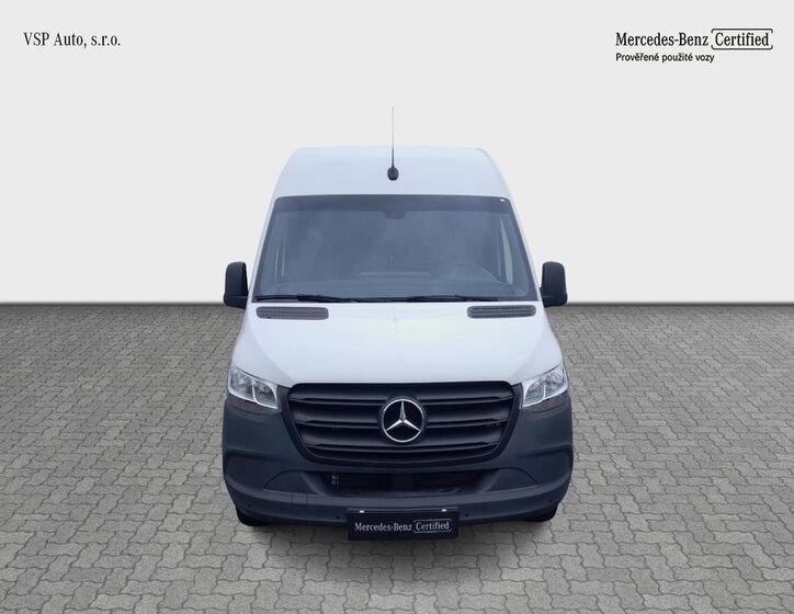 Mercedes-Benz Sprinter 8